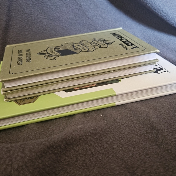 Minecraft Guide and Book Set - Picture 2 of 3